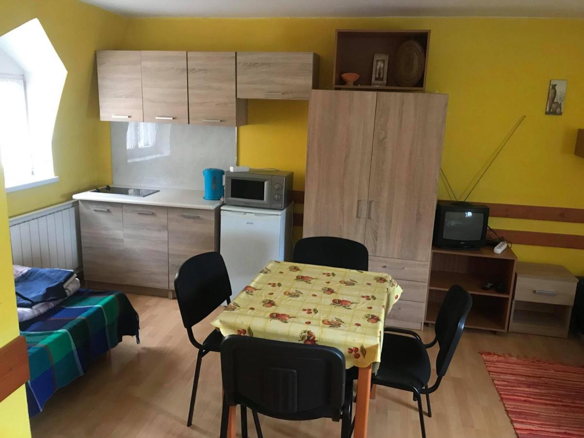 Apartmány Ingrid Besenova Exterior foto